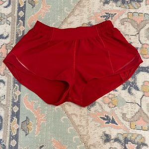 red lululemon hotty hot 2.5”